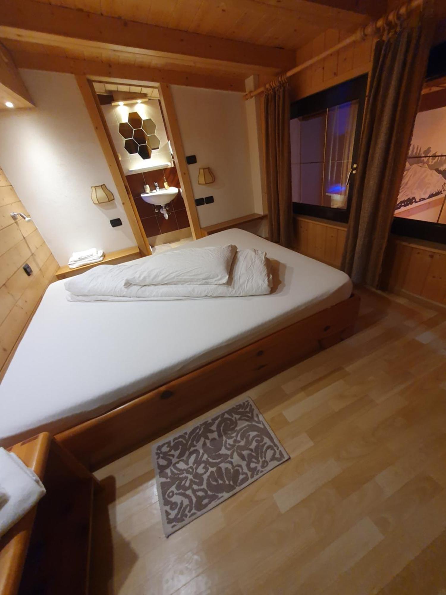 Casa Claudio-Appartamenti In Centro Campitello di Fassa Buitenkant foto