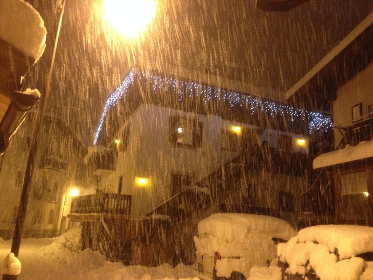 Casa Claudio-Appartamenti In Centro Campitello di Fassa Buitenkant foto